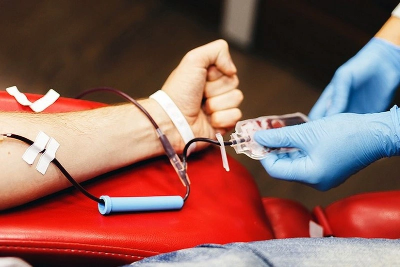 Measures to minimize the adverse effects of blood donation